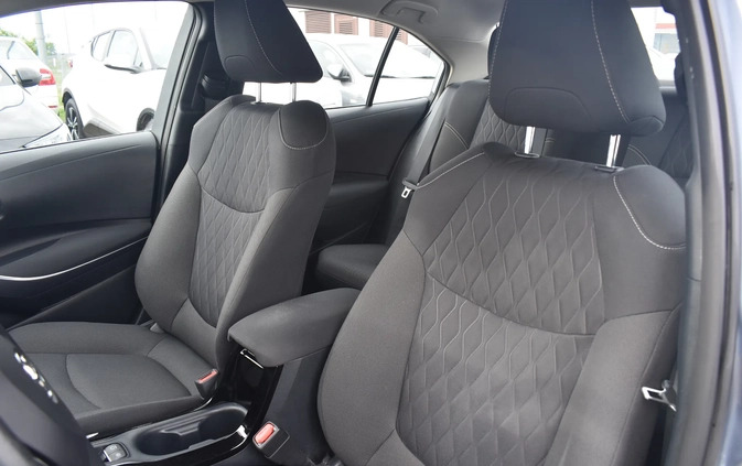Toyota Corolla cena 79400 przebieg: 99118, rok produkcji 2019 z Nowogard małe 667